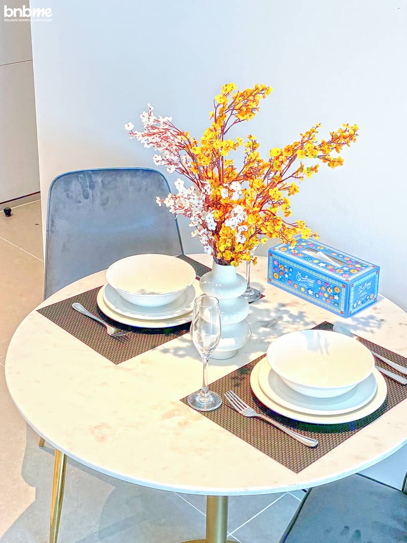10 dining1. jpg