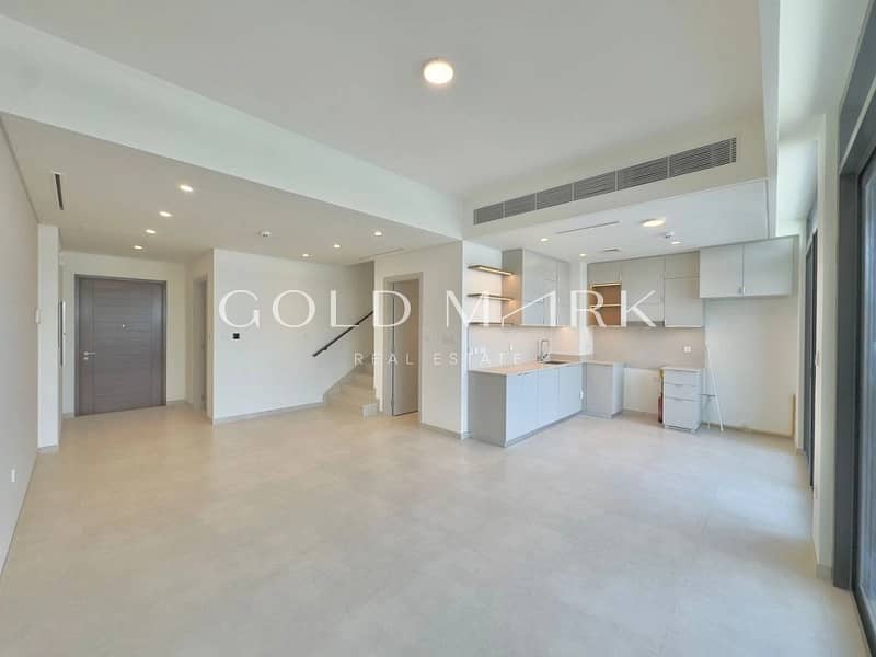 Single Row | Corner Unit | Exclusive Listing Single Row | Corner Unit | Exclusive Listing