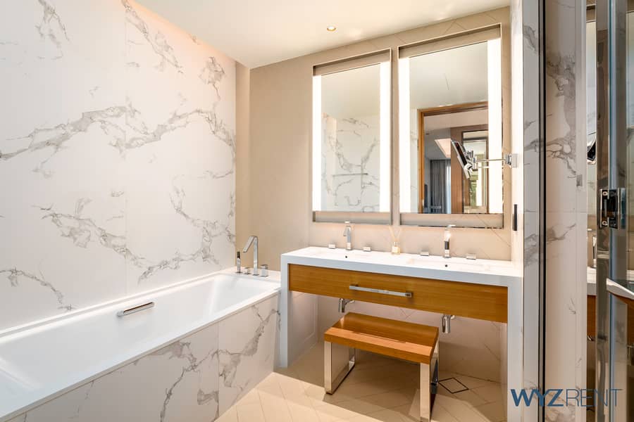 10 Bath--1-. jpg