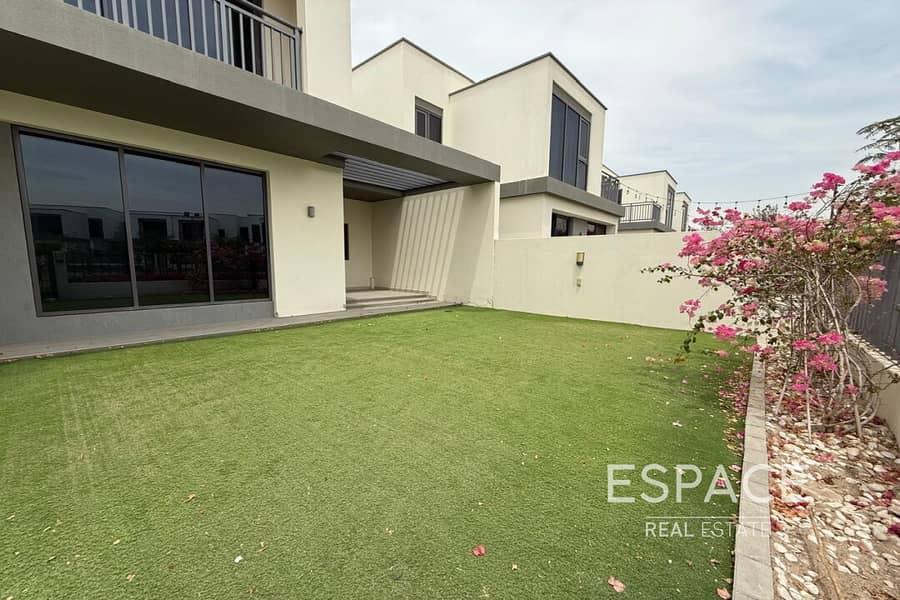 位于迪拜山庄,枫叶社区,枫叶3区 3 卧室的别墅 275000 AED - 11714641 位于迪拜山庄,枫叶社区,枫叶3区 3 卧室的别墅 275000 AED - 11714641