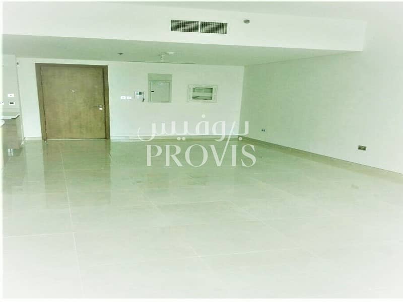 Spacious and modern home with amazing water view Spacious and modern home with amazing water view