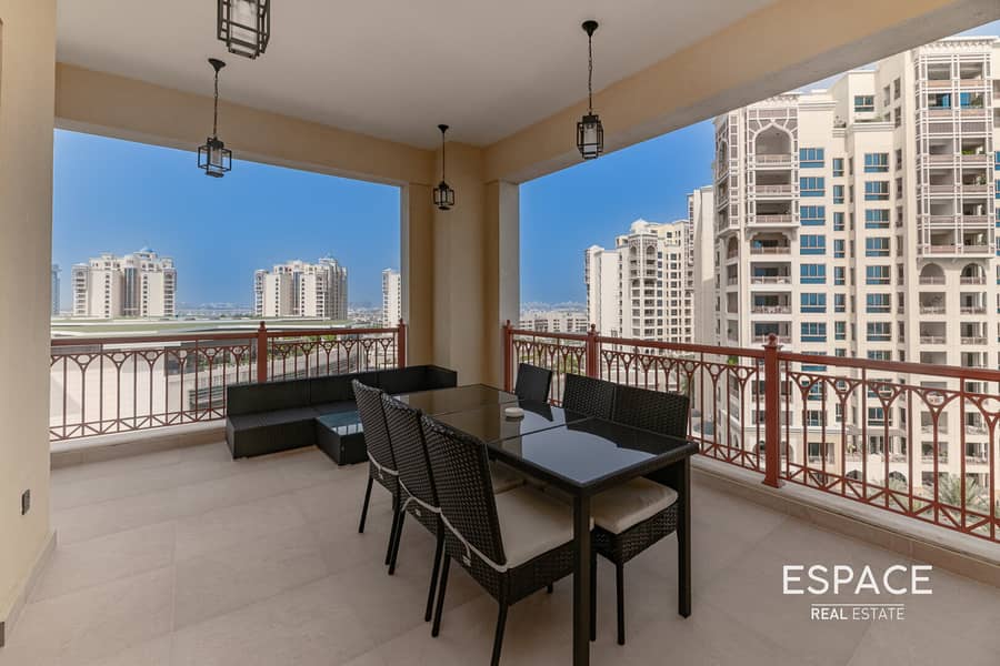 Sea View | Upgraded | Modern | 2 Bedrooms