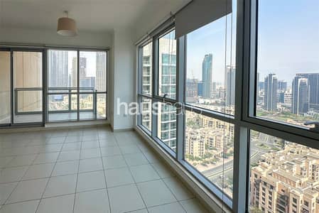 2 Bedroom Flat for Rent in Downtown Dubai, Dubai - High-Floor Corner Gem | Panoramic Boulevard Views