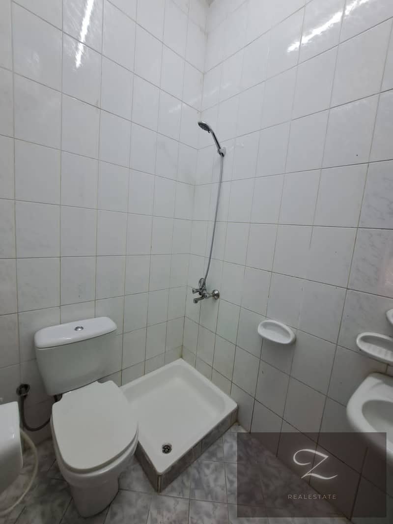 18 b38c84c3-e991-42d0-949f-faf10db1b6ab. jpg