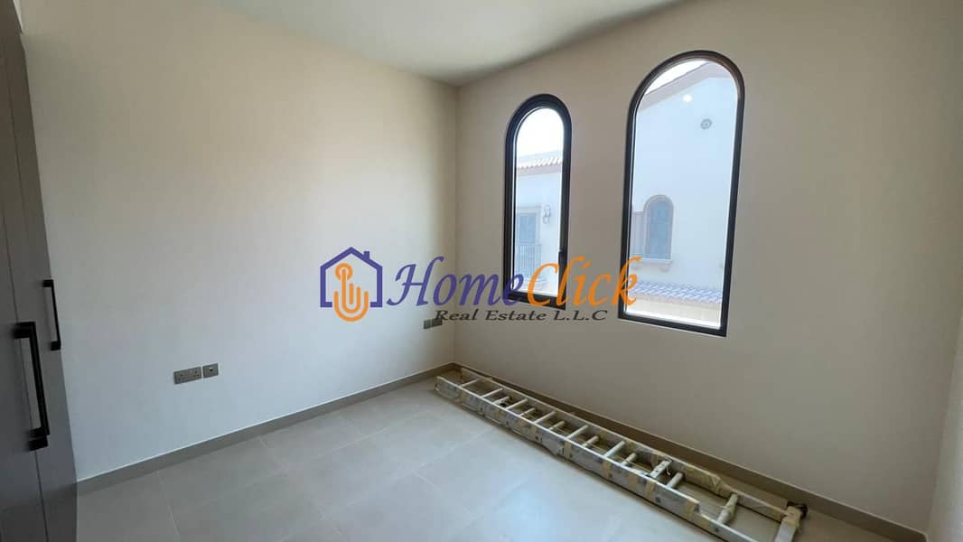 13 847bbd6f-23f7-44d4-b6af-b9931073caae. jpg