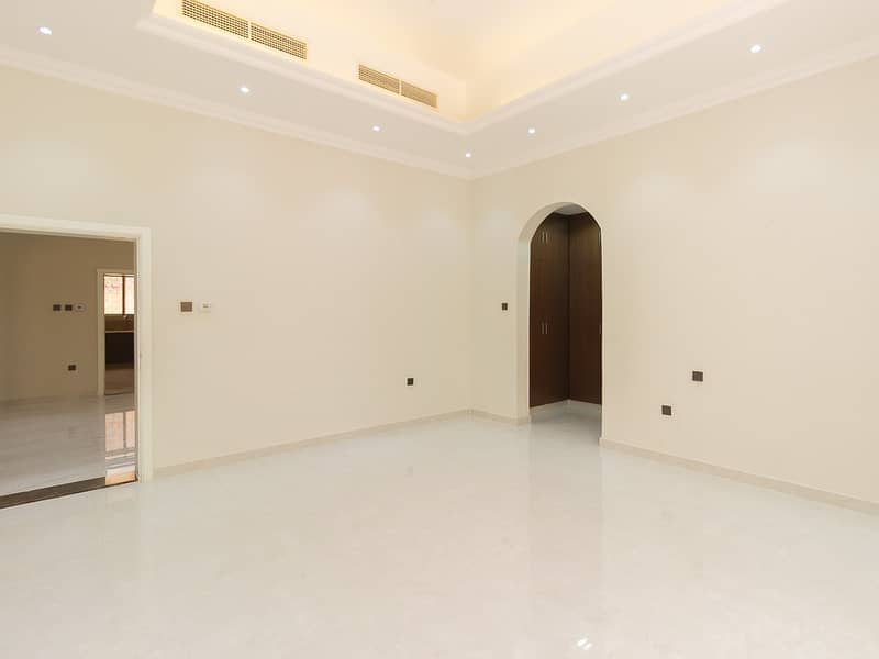 12 Al Aweer First - 5BR Villa - Sajitha (9 of 29). jpg