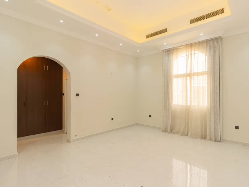 18 Al Aweer First - 5BR Villa - Sajitha (17 of 29). jpg