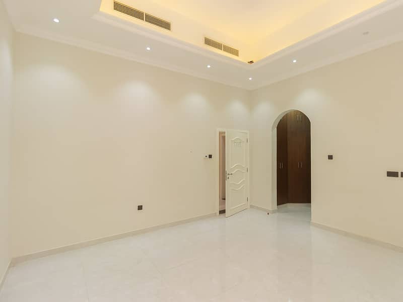 25 Al Aweer First - 5BR Villa - Sajitha (24 of 29). jpg