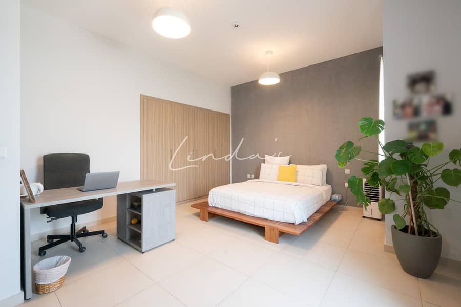 Spacious | 5BR | Prime Location | Upgraded Spacious | 5BR | Prime Location | Upgraded
