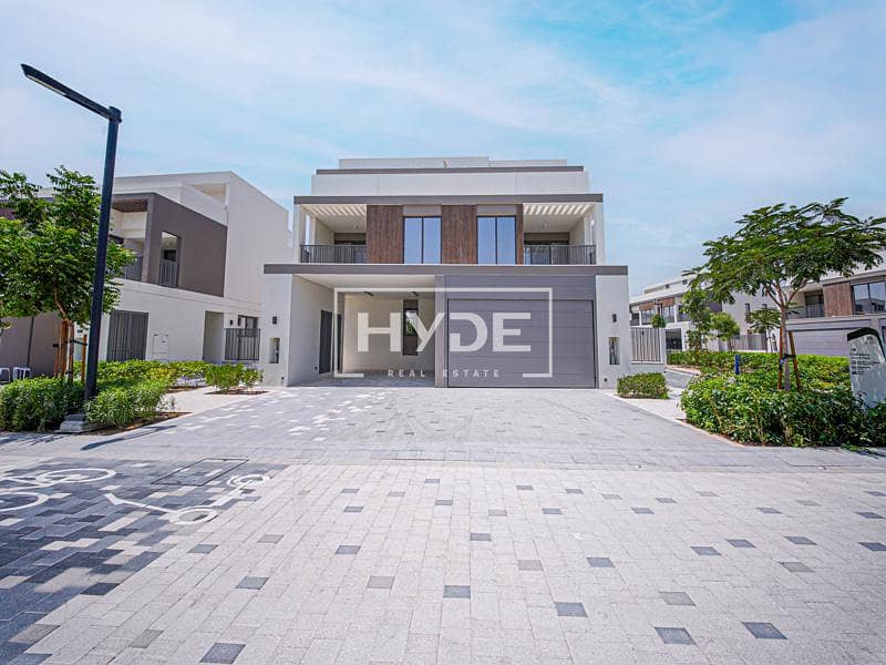 EXCLUSIVE | POOL + PARK | AURA GARDENS EXCLUSIVE | POOL + PARK | AURA GARDENS