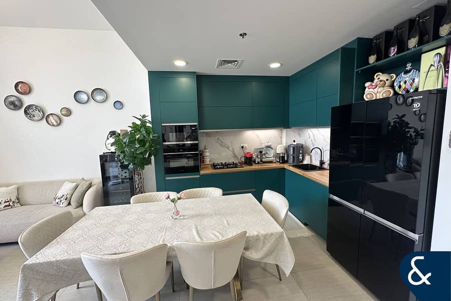 Upgraded Kitchen | Siemens Appliances | Vacant Upgraded Kitchen | Siemens Appliances | Vacant