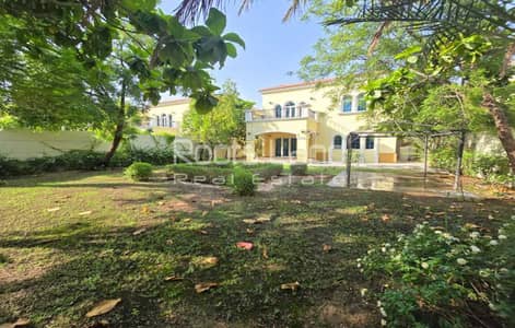 3 Bedroom Villa for Rent in Jumeirah Park, Dubai - Exclusive 3BR Legacy  | Large Plot | District 6