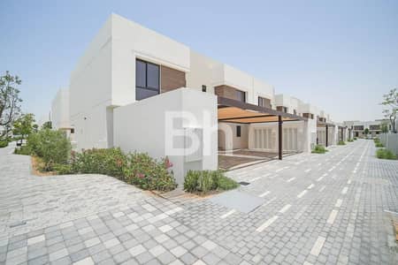 3 Bedroom Townhouse for Rent in Yas Island, Abu Dhabi - Single Row | End Unit | Available July