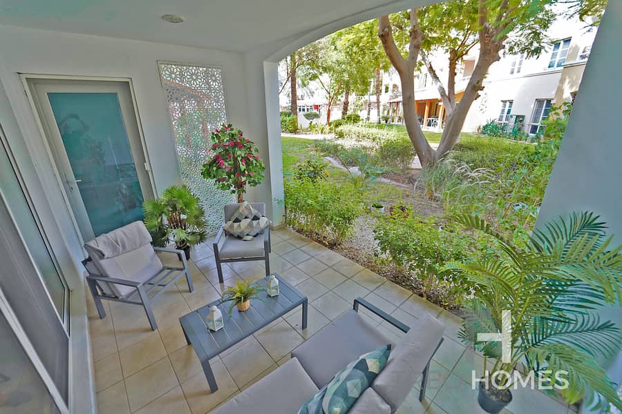 Beautiful Private Corner Ground Floor Unit Beautiful Private Corner Ground Floor Unit