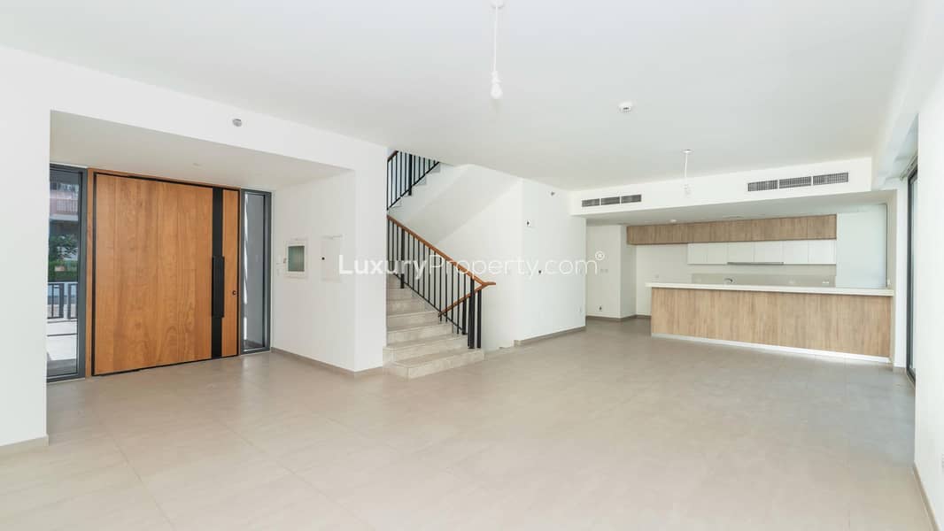 Vacant | Near Hills Mall | Direct Park Access Vacant | Near Hills Mall | Direct Park Access