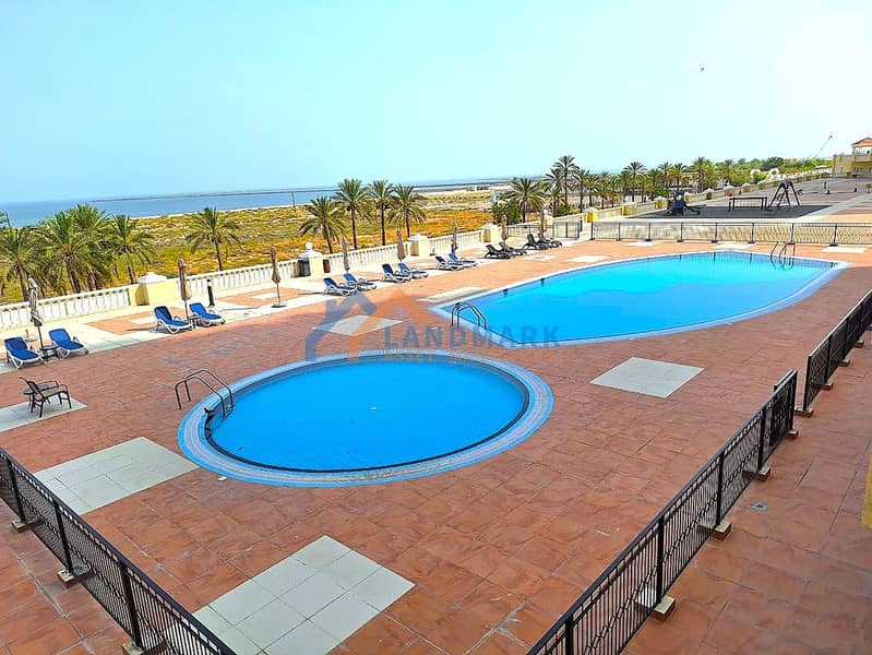 32 rb_pool. jpg