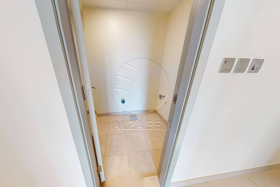 11 LAUNDRY ROOM. JPG