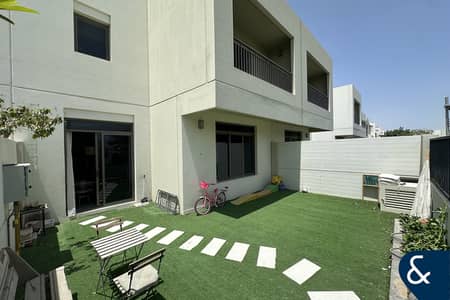 3 Bedroom Townhouse for Sale in Town Square, Dubai - Great Location | Landscaped | Notice served