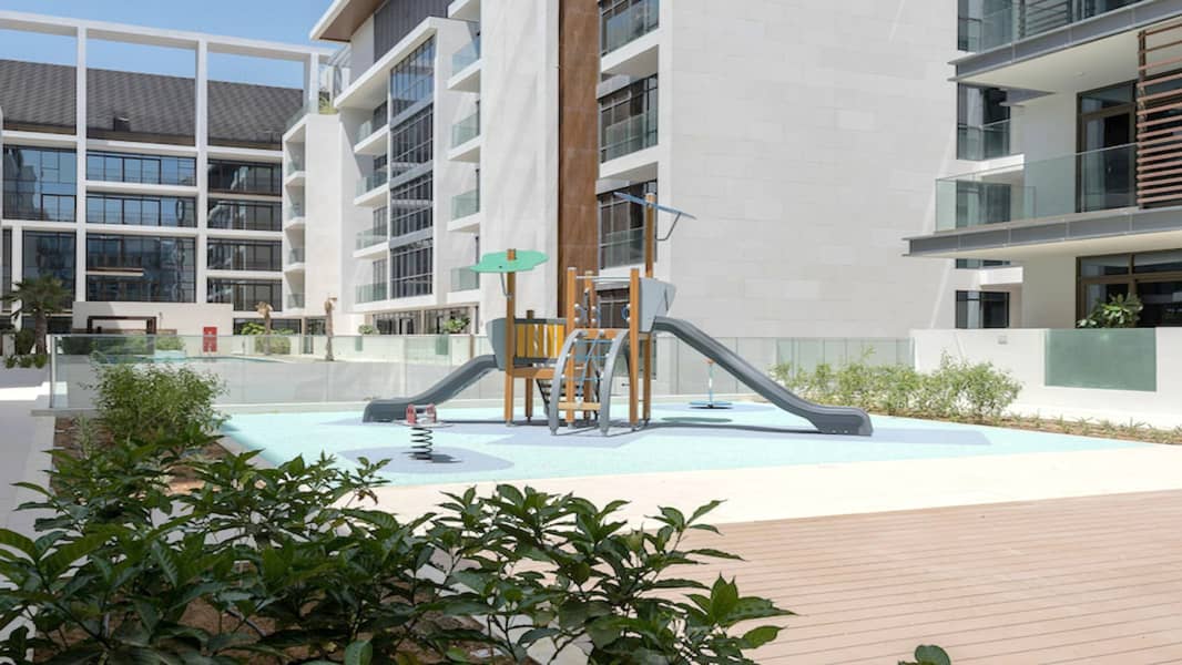 11 Citywalk pool 4. jpg