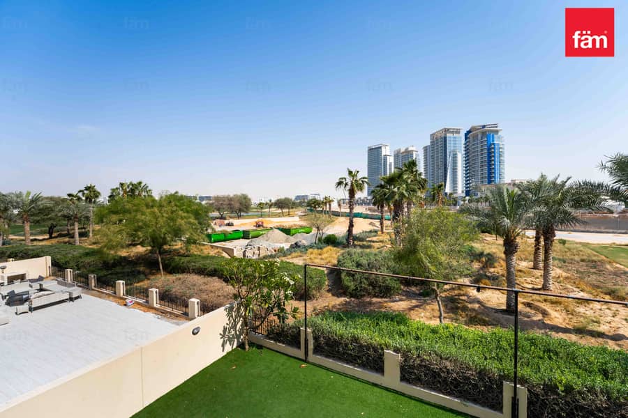 Spacious villa located near golf course & lake Spacious villa located near golf course & lake