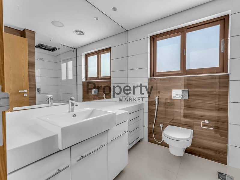 25 7ST05810. jpg