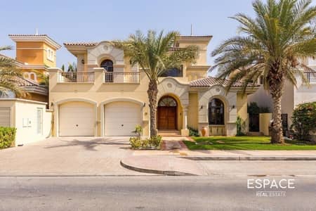 4 Bedroom Villa for Sale in Palm Jumeirah, Dubai - High Number | Skyline View | Atrium Entry