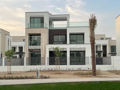 5 Bedroom Villa for Sale in Arabian Ranches 3, Dubai - Facing Central Park | Near Hand Over | Sky Lounge