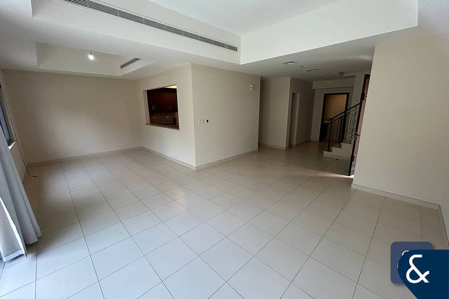 Single Row | Great Location | VOT | 3 Bed Single Row | Great Location | VOT | 3 Bed
