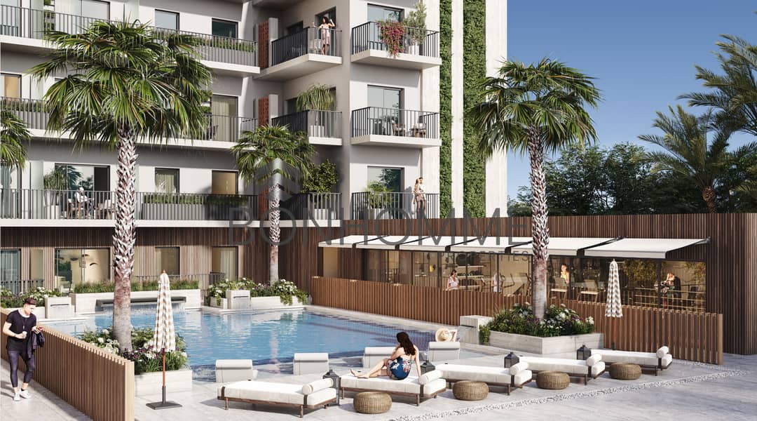 19 Pool view 02. jpg