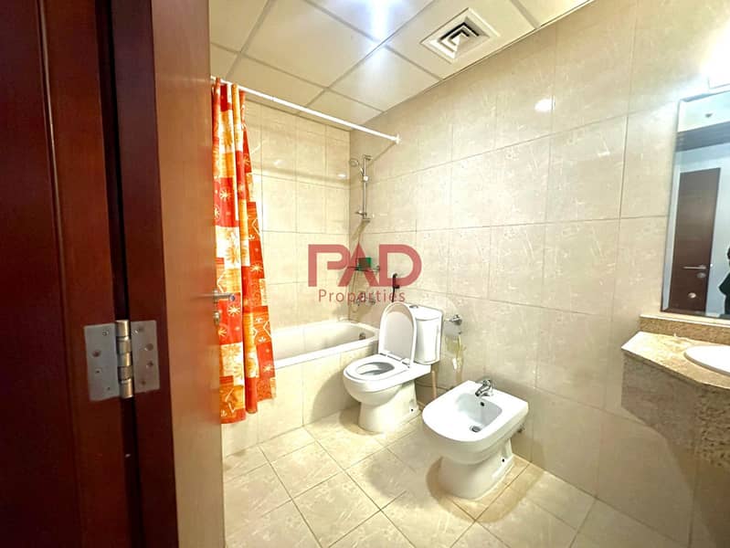 12 de4f8cb4-3e7e-45bf-8da7-0a3145646ab7. jpg