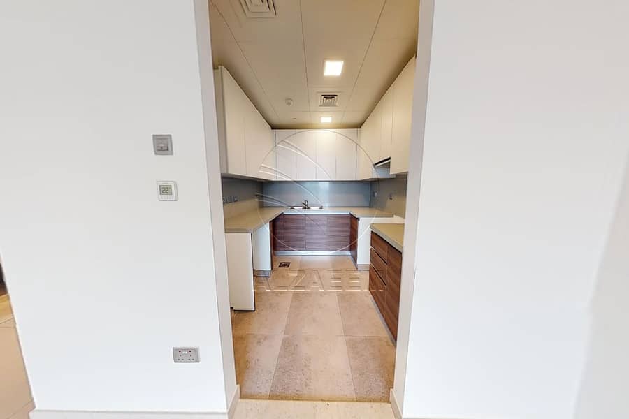 5 KITCHEN. JPG