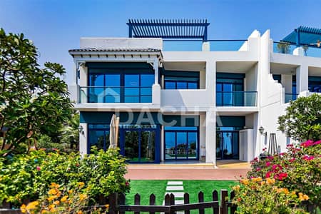 5 Bedroom Villa for Sale in Palm Jumeirah, Dubai - Rare Corner Plot | Largest Type 2B | Vacant Soon