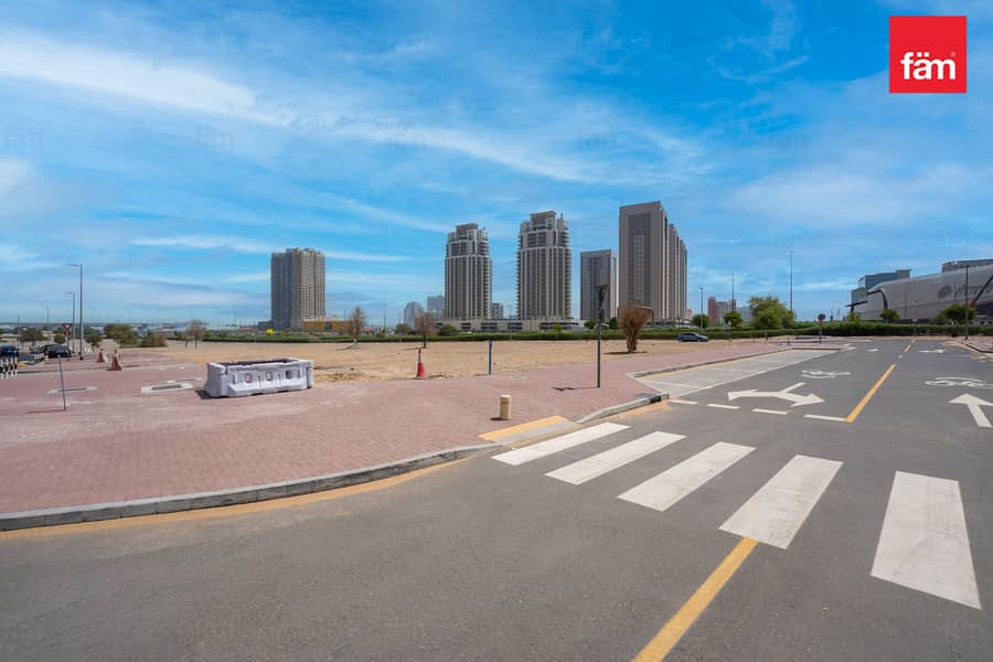 位于荔湾住宅区,纵横焦点公寓大楼 的住宅地块 5243530 AED - 11730832 位于荔湾住宅区,纵横焦点公寓大楼 的住宅地块 5243530 AED - 11730832