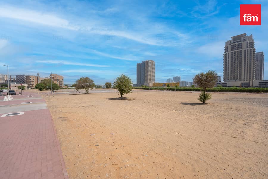 位于荔湾住宅区,纵横焦点公寓大楼 的住宅地块 5478581 AED - 11730839 位于荔湾住宅区,纵横焦点公寓大楼 的住宅地块 5478581 AED - 11730839