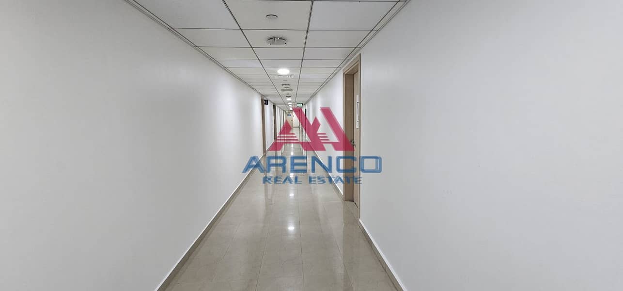 HALF OF COMMERCIAL BUILDING FOR LEASE - DIP 1