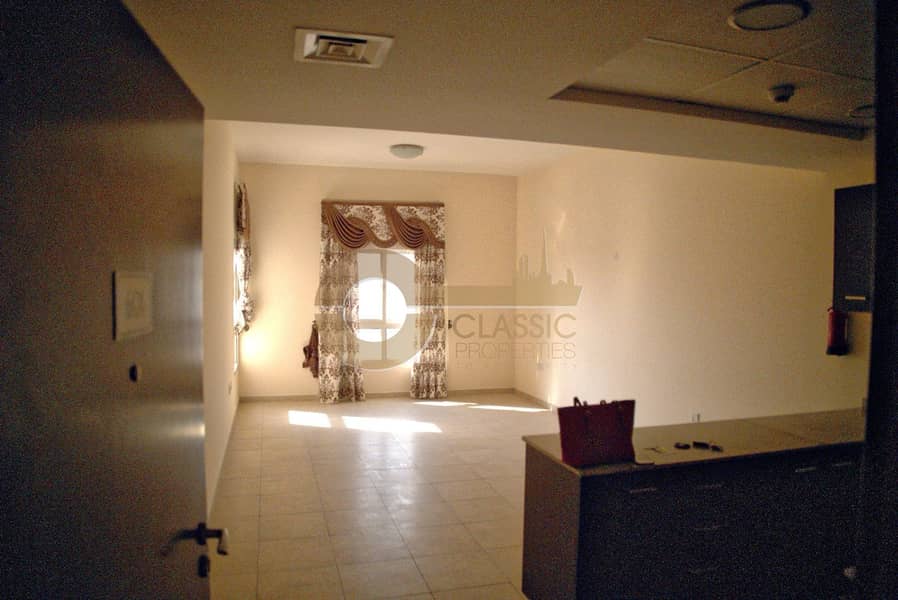 4 03c599fb-78bb-4c68-8969-048b4d260ead. jpg