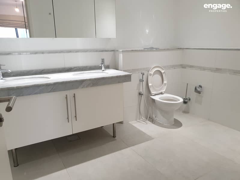 9 6. master bathroom. jpg