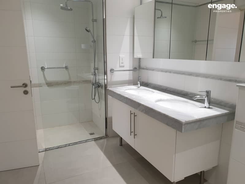 10 5. master bathroom sink. jpg
