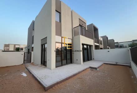 تاون هاوس 4 غرف نوم للبيع في دبي لاند، دبي - 3e897538-864c-466e-9fd4-535c81d65564. jpg