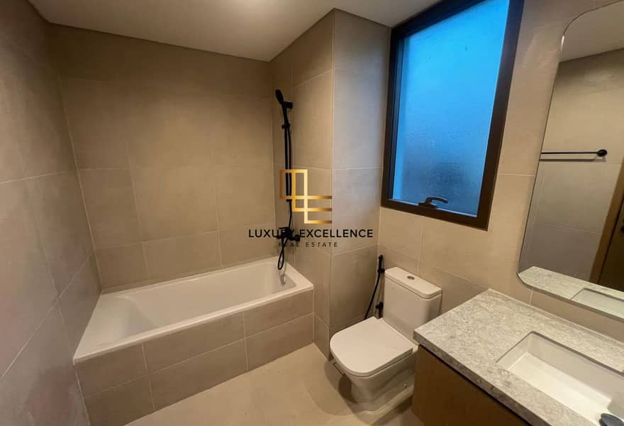 16 480c8ebd-99d9-4a57-862a-3d1db1b4a196. jpg