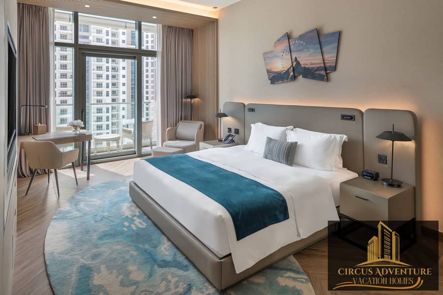 2 scene-room-downtown-view-phm01. jpg