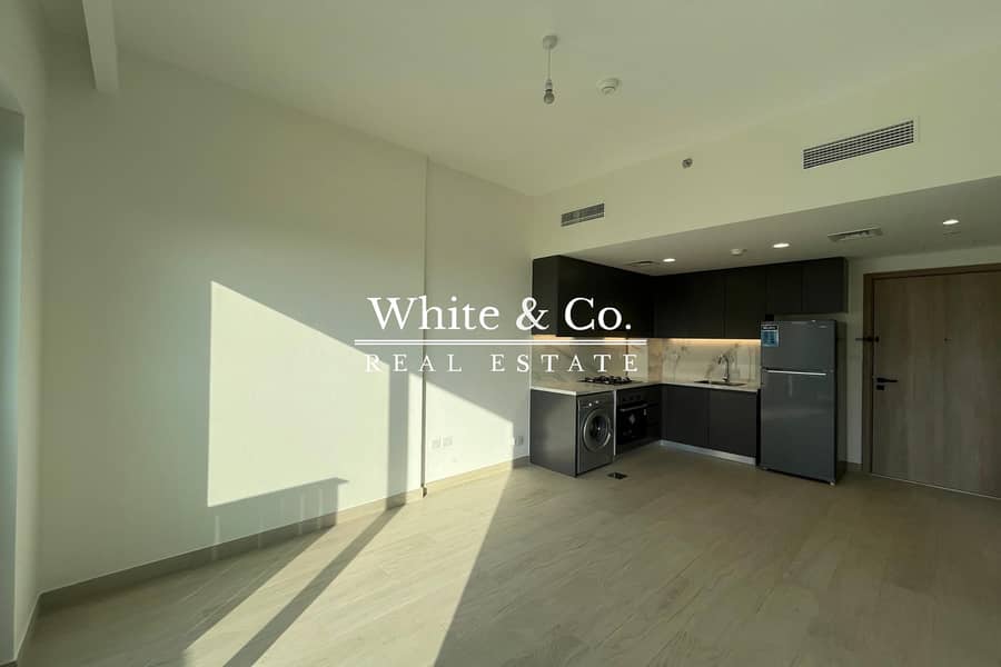 Available June | Chiller Free | Pool View Available June | Chiller Free | Pool View