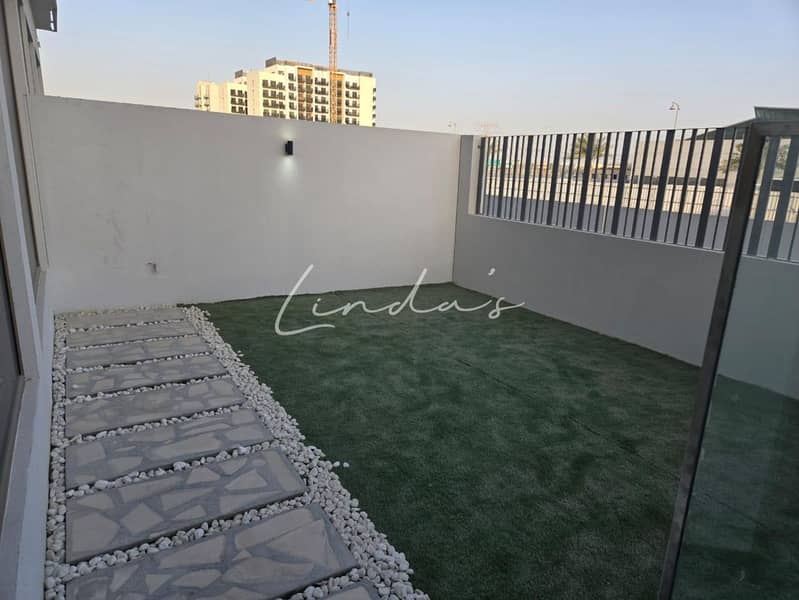 3 Bedroom+Maids Townhouse | Vacant |prime Location