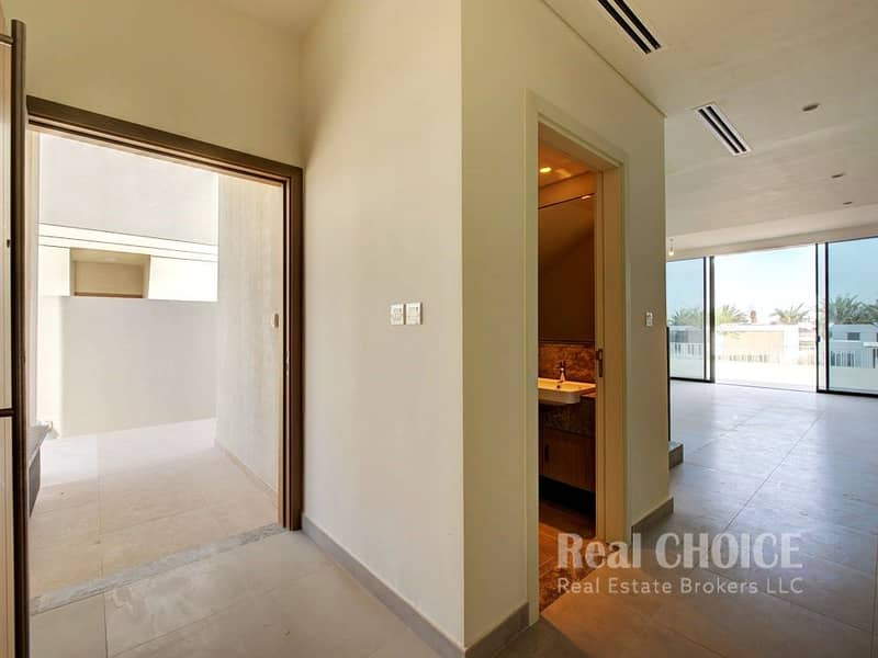 12 Club Villas, V30 (1). jpg