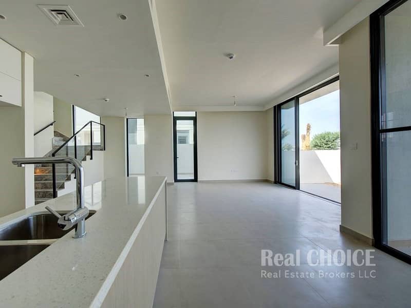 19 Club Villas, V30 (14). jpg