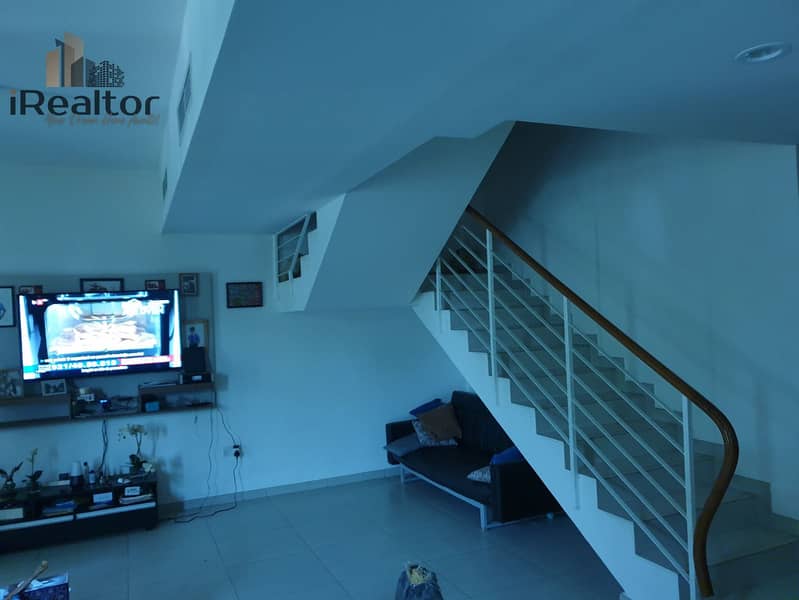 3 Hall-StairCase4. jpeg