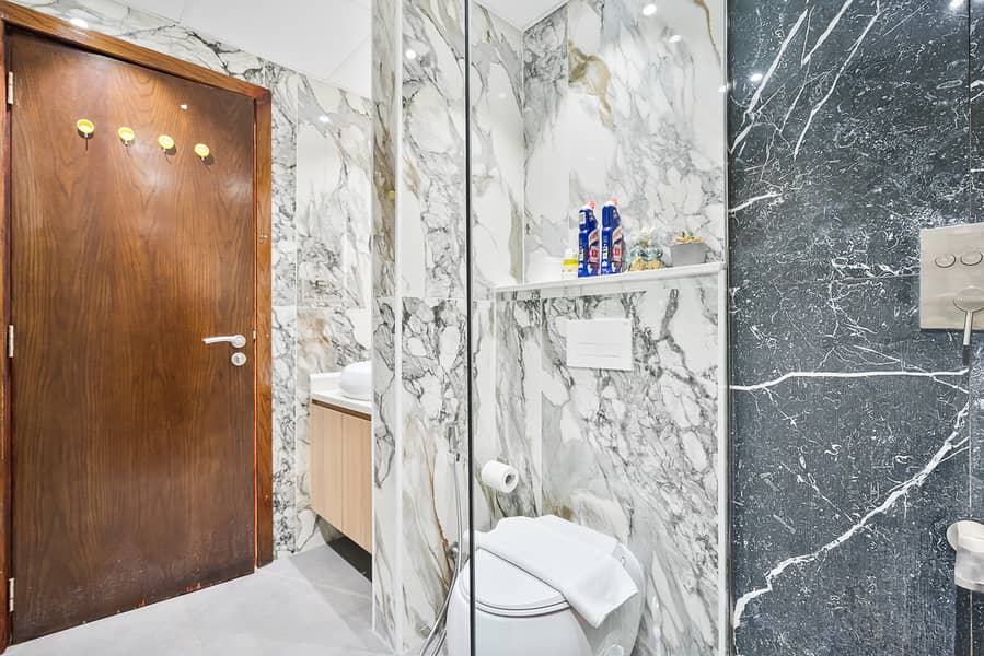 14 Full Bathroom 1. jpeg