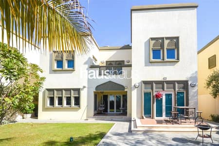 3 Bedroom Villa for Sale in Jumeirah Park, Dubai - Vastu Villa | Close to Park | Family home