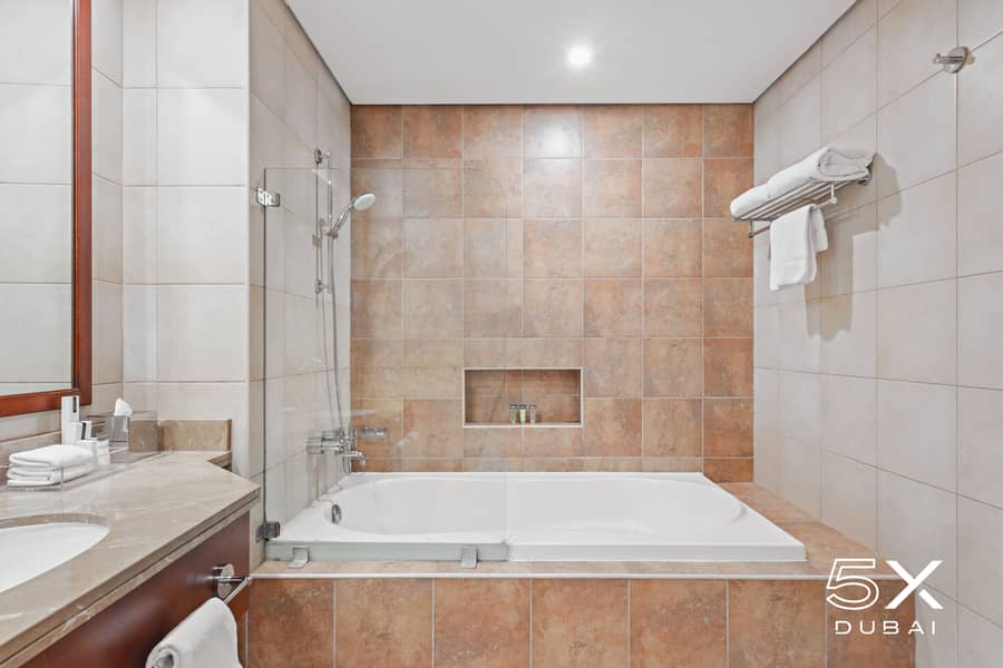 13 4 bedroom - Bathroom 2. jpg