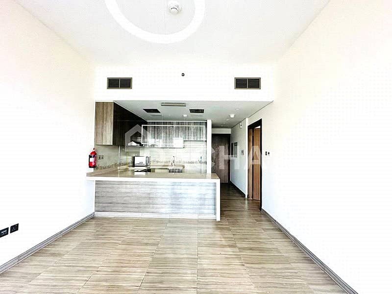 Vacant | Unfurnished | Mid Floor Vacant | Unfurnished | Mid Floor